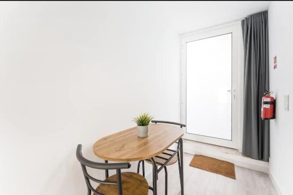 Opo - Fantastic Studio With Garden Porto Exteriér fotografie
